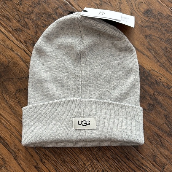NWT UGG knit beanie hat - Picture 1 of 1